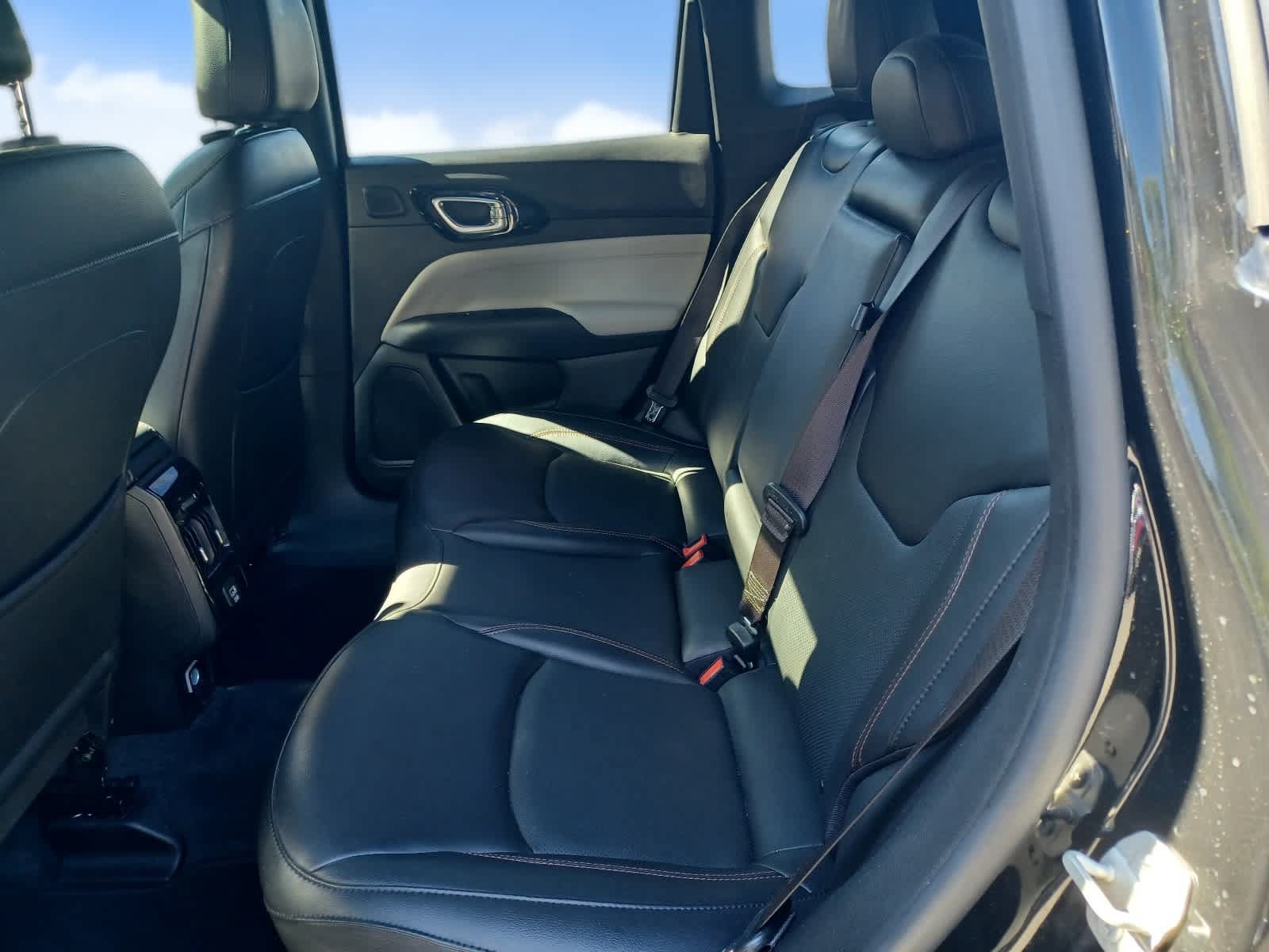 Used 2023 Jeep Compass Limited w/ Sun and Sound Group AWD/4WD image 21