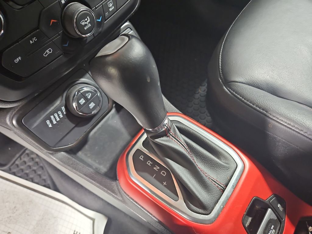 Used 2021 Jeep Renegade Trailhawk w/ Sun & Sound Group image 25