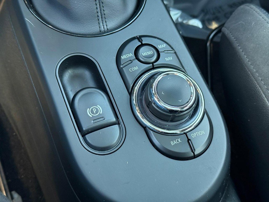 Used 2022 MINI Cooper S w/ Driver Assistance Package image 22