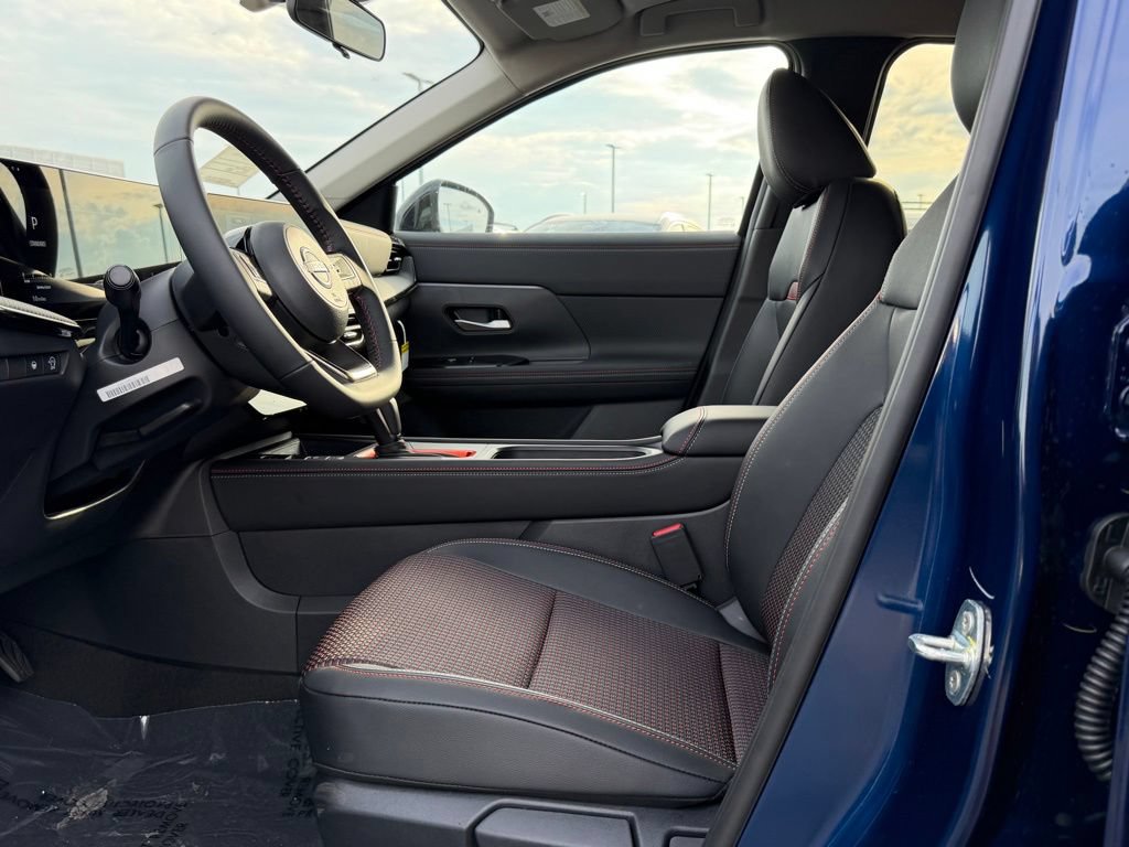 New 2026 Nissan Kicks SR FWD image 11