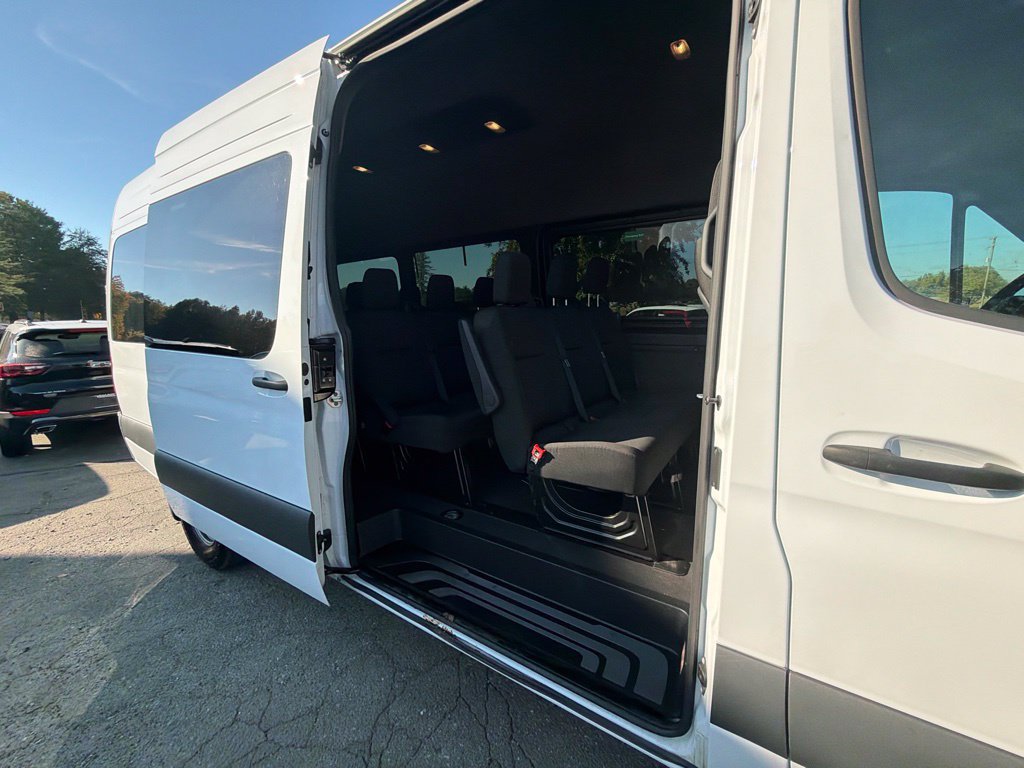 Used 2025 Mercedes-Benz Sprinter 2500 image 6