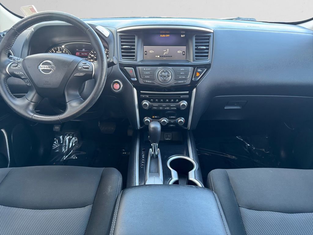 Used 2020 Nissan Pathfinder SV image 11