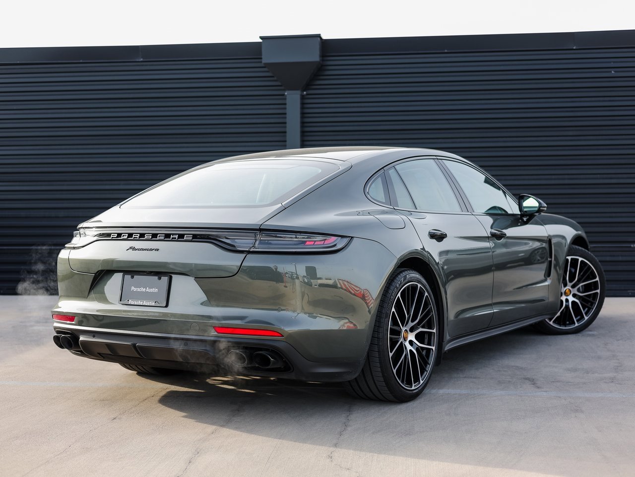 Certified 2023 Porsche Panamera Platinum Edition image 7