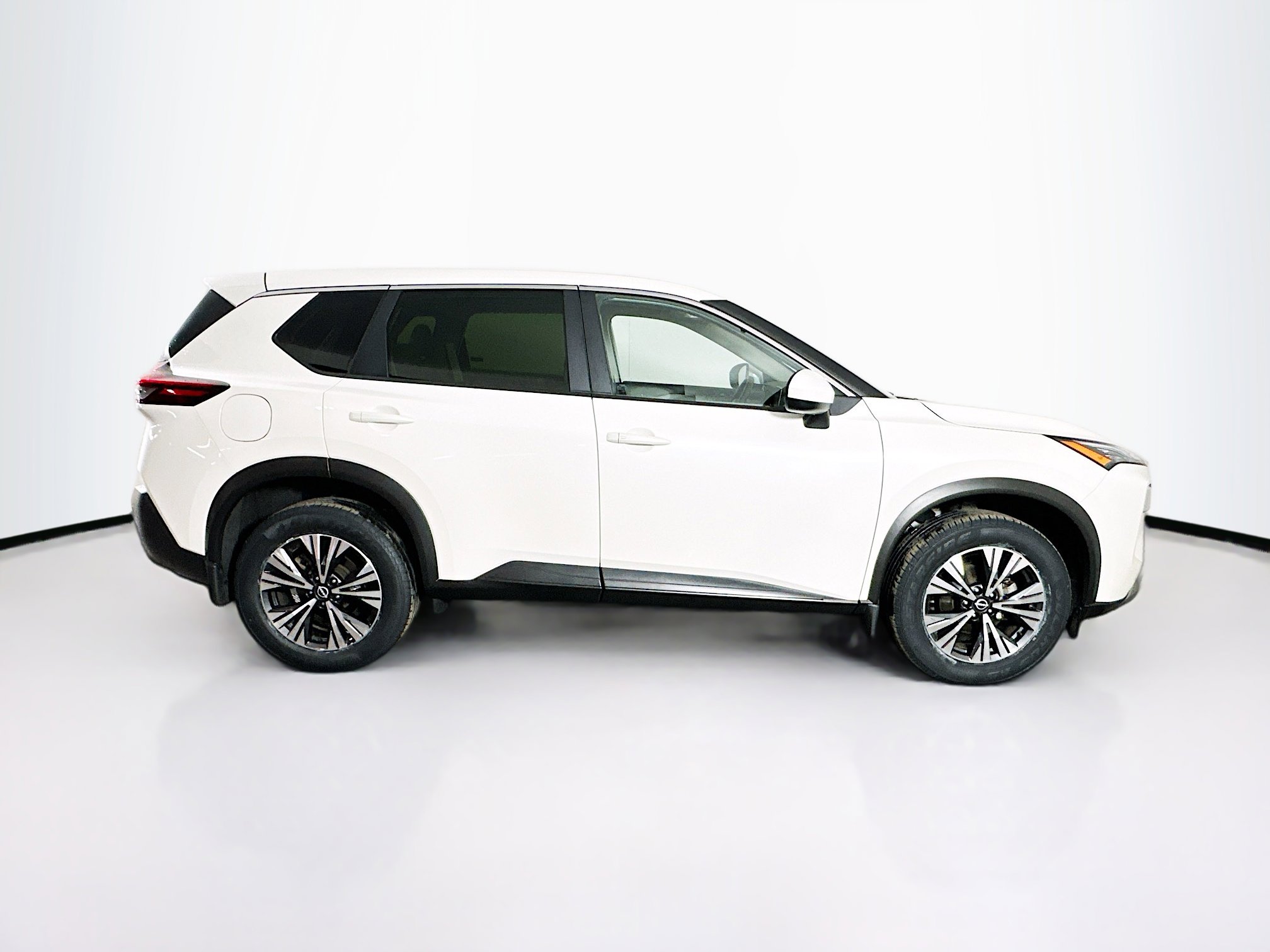 Used 2023 Nissan Rogue SV image 10