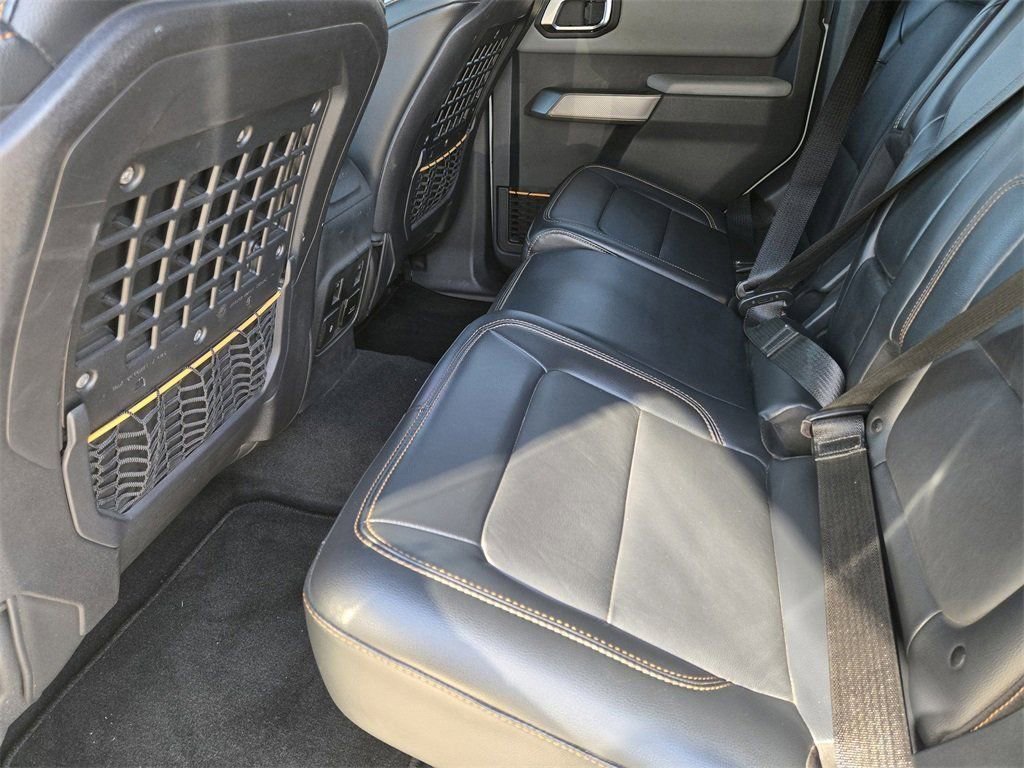 Used 2023 Ford Bronco Badlands image 32