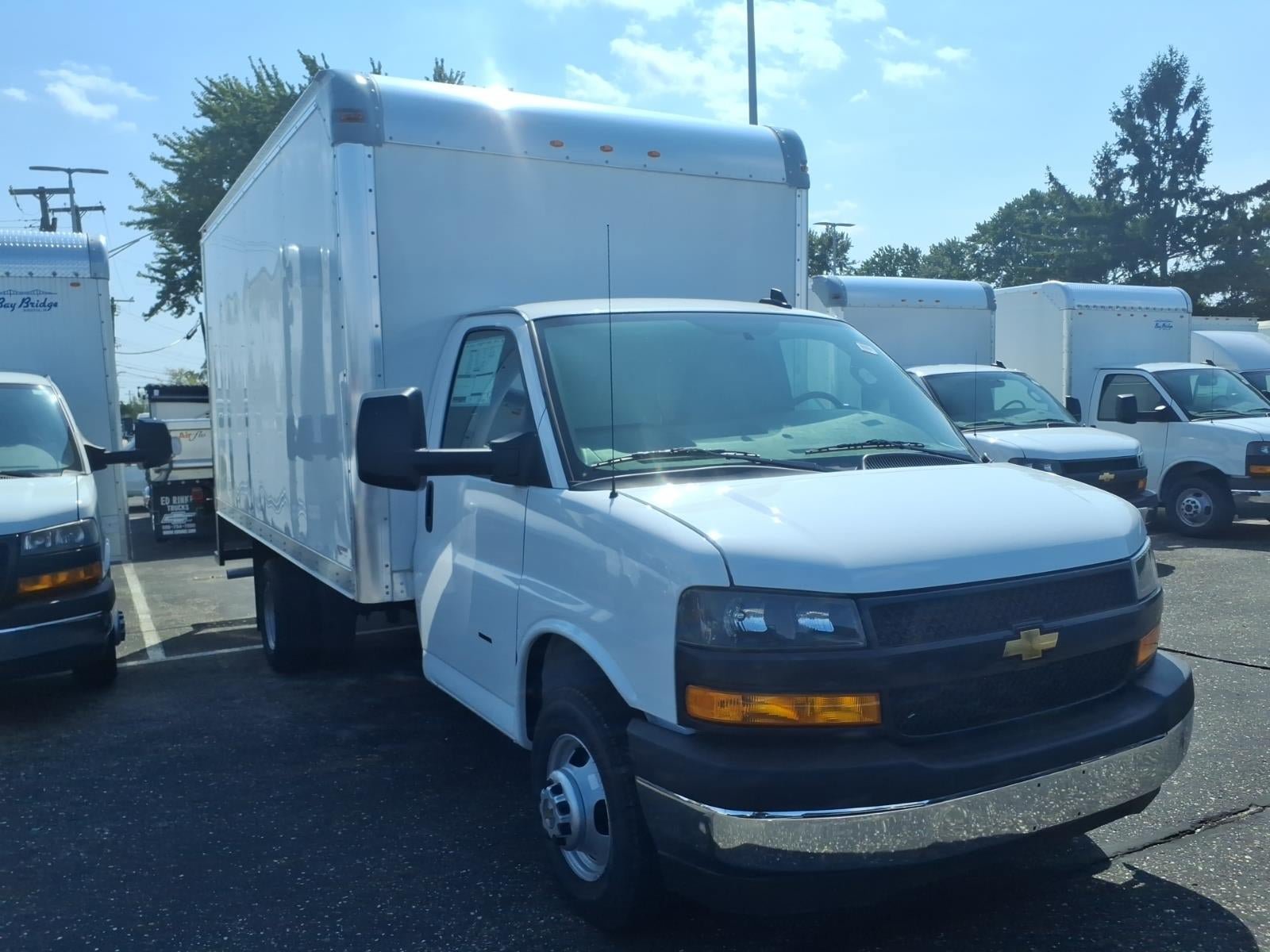 New 2026 Chevrolet Express 4500 w/ Power Convenience Package RWD image 3