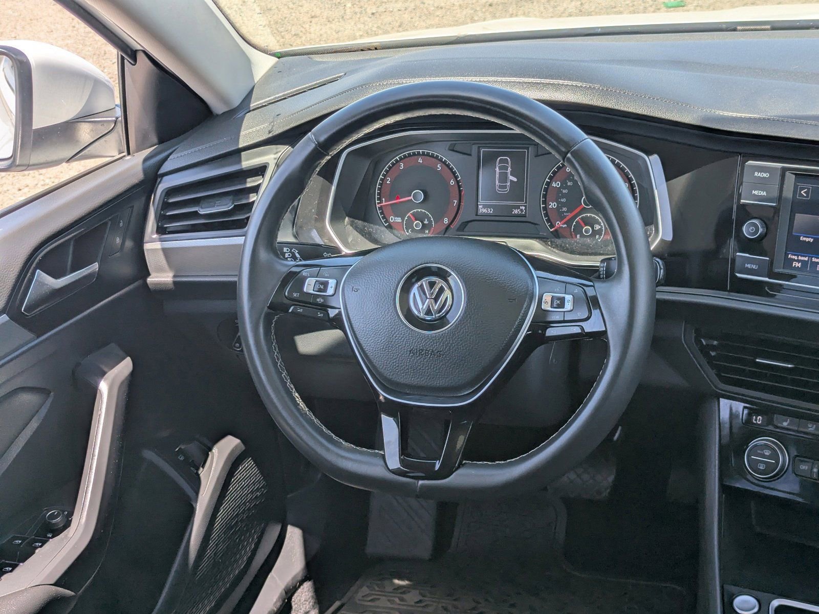 Used 2021 Volkswagen Jetta SE FWD image 15