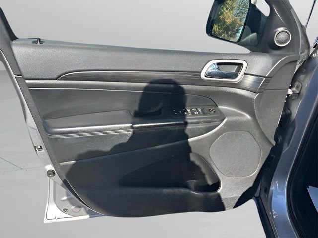 Used 2021 Jeep Grand Cherokee Laredo AWD/4WD image 25