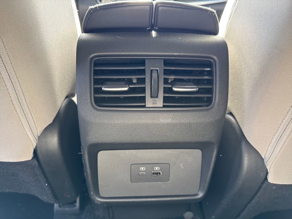 Used 2021 Nissan Rogue SV image 30