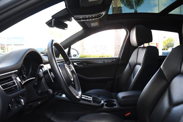 Used 2024 Porsche Macan w/ Premium Plus Package AWD/4WD image 23