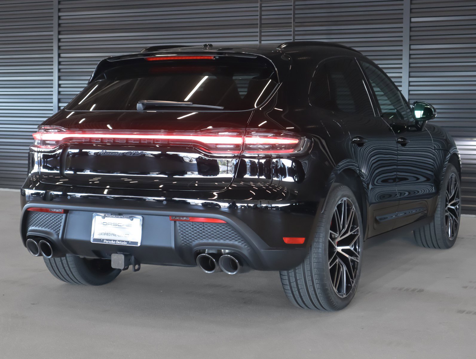 Certified 2025 Porsche Macan GTS image 10