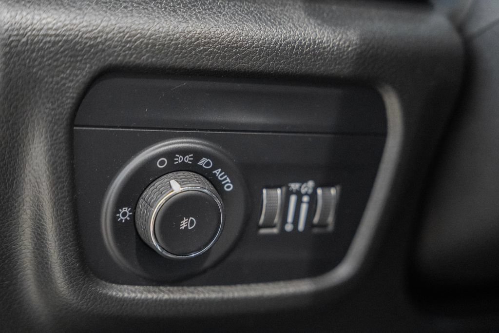 Certified 2023 Jeep Grand Cherokee Summit AWD/4WD image 44
