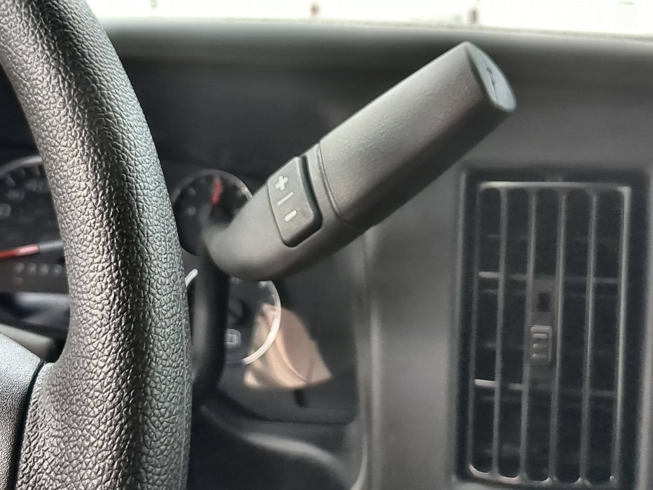 New 2025 GMC Savana 2500 Extended w/ Driver Convenience Package RWD image 15