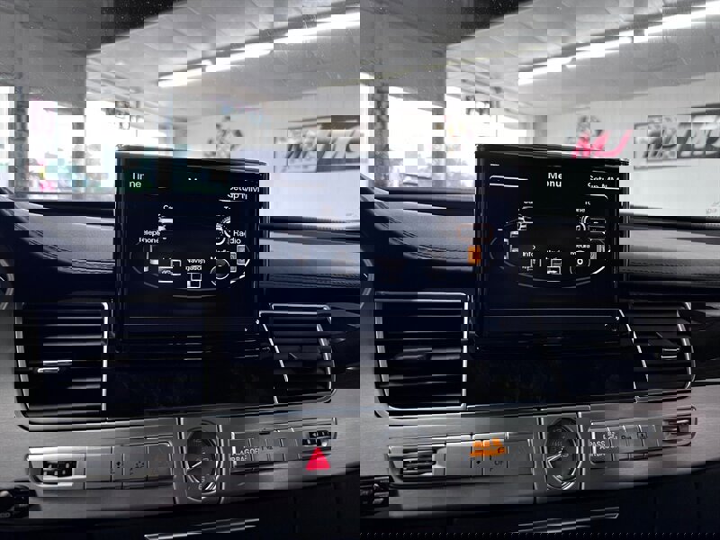 Used 2014 Audi S8 image 21