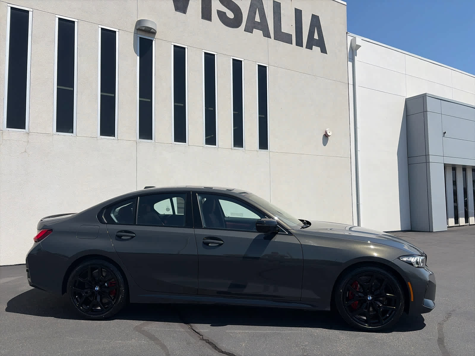 New 2026 BMW 330i Sedan w/ M Sport Package RWD image 4