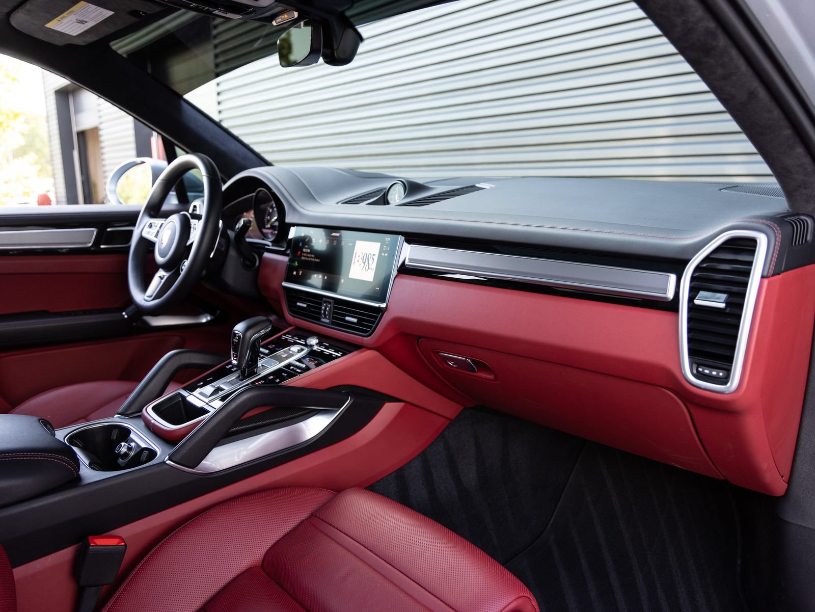 Certified 2023 Porsche Cayenne Turbo S AWD/4WD image 35