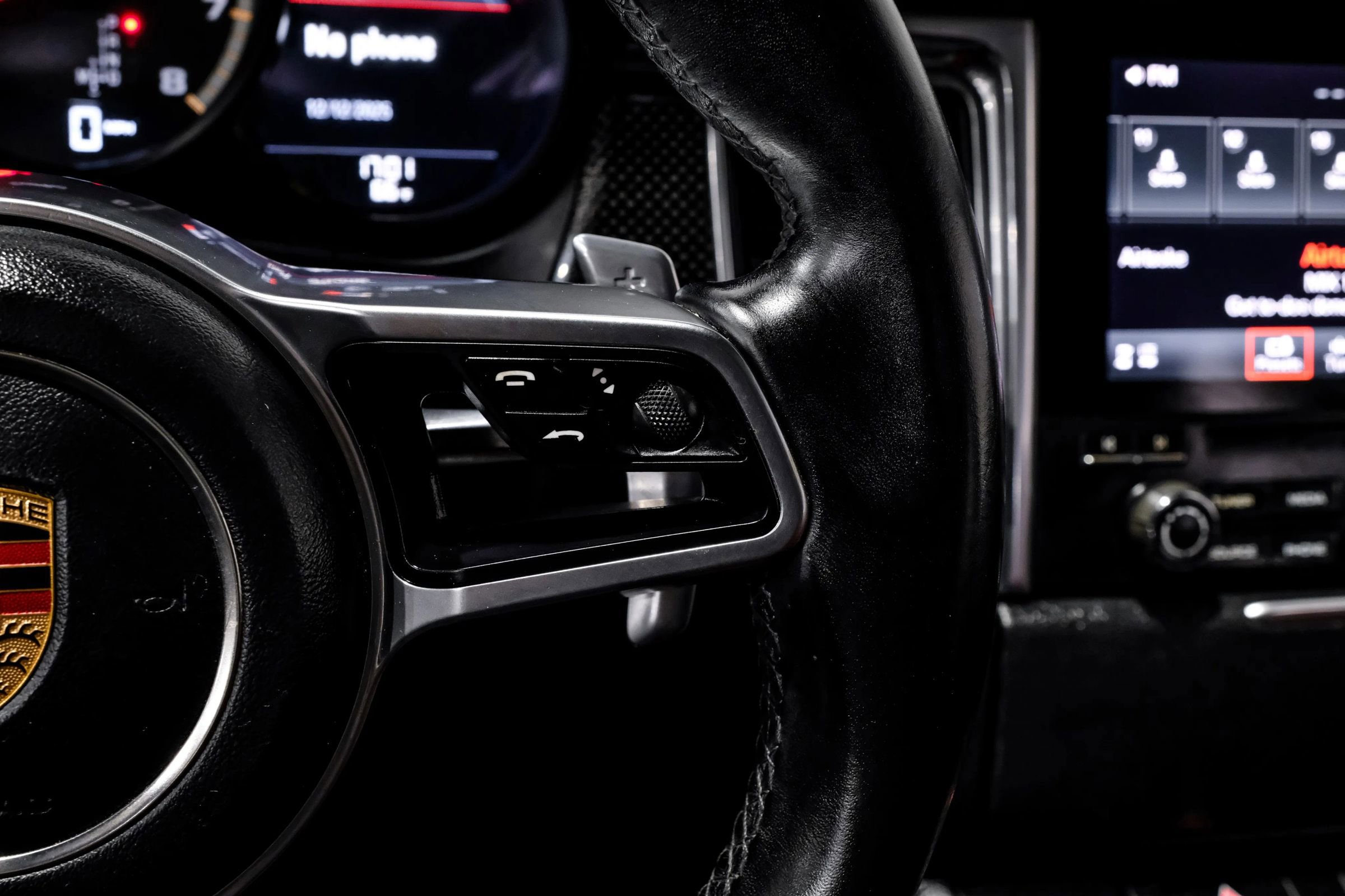 Used 2017 Porsche Macan Turbo image 22