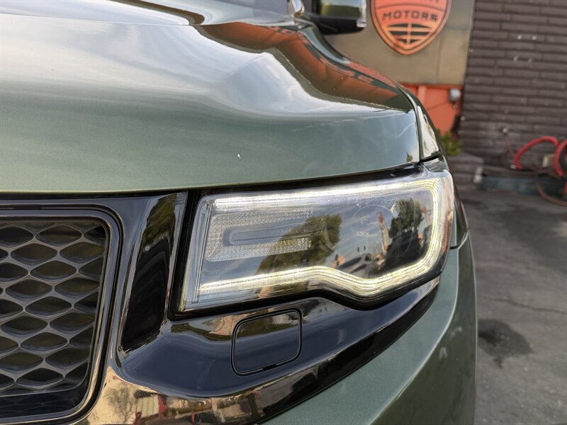 Used 2020 Jeep Grand Cherokee SRT AWD/4WD image 5