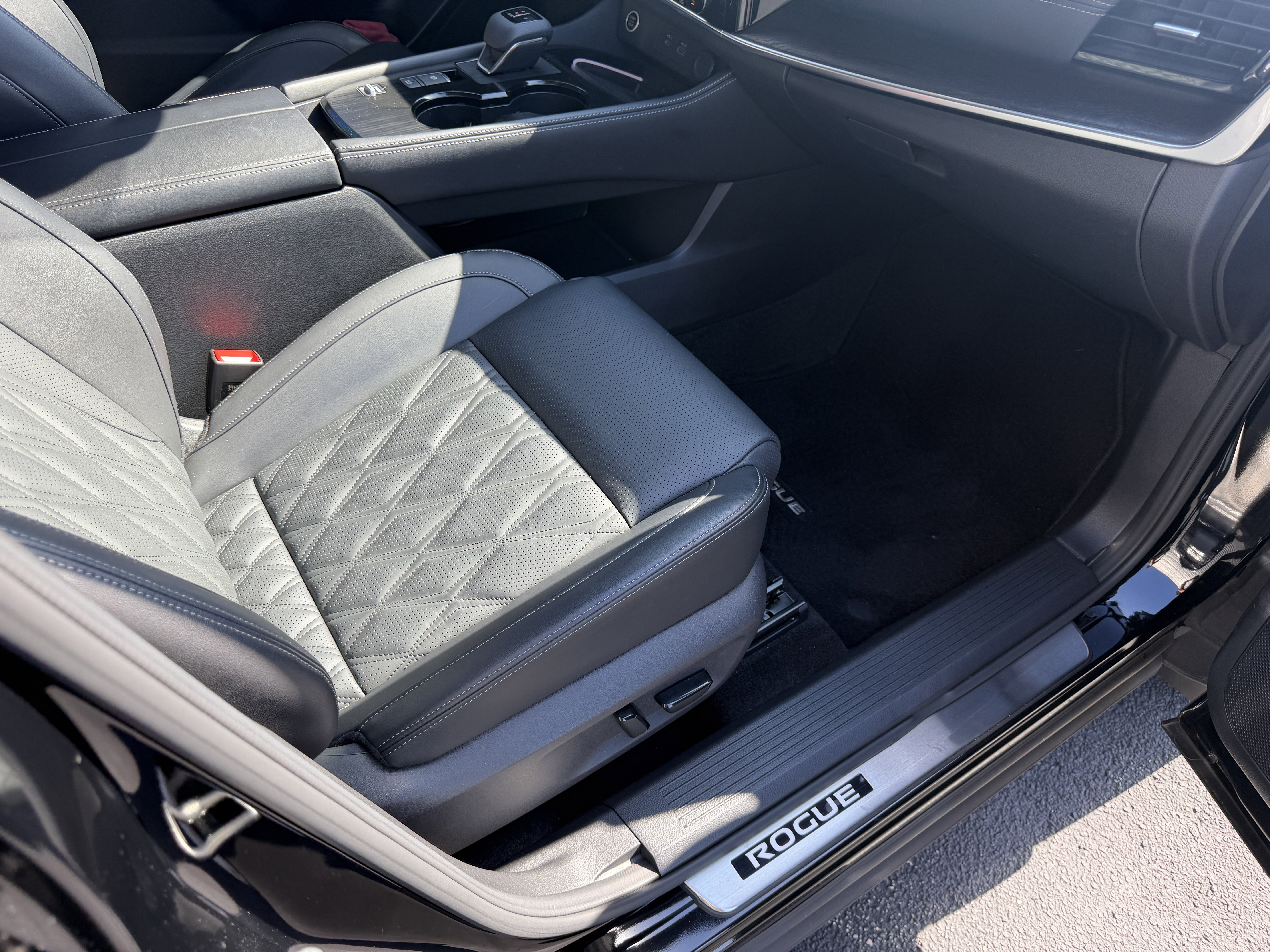 Used 2022 Nissan Rogue Platinum w/ Head-Up Display Package image 20