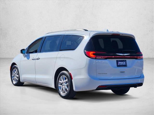 Used 2022 Chrysler Pacifica Touring-L image 8