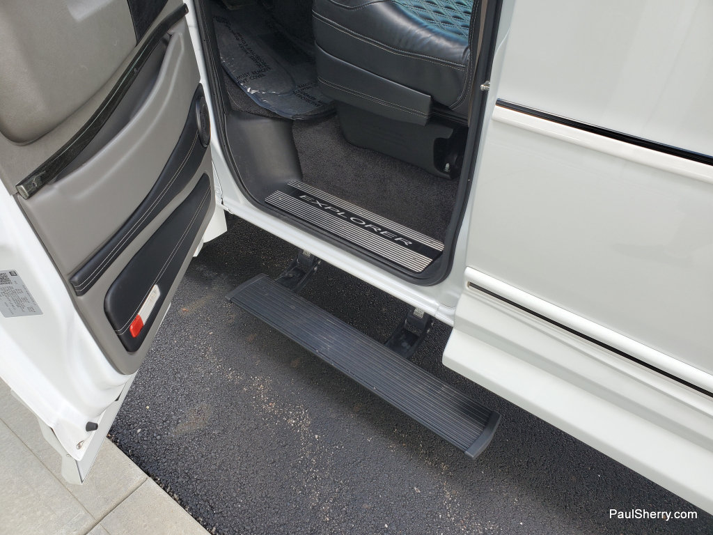 Used 2023 Chevrolet Express 2500 RWD image 37