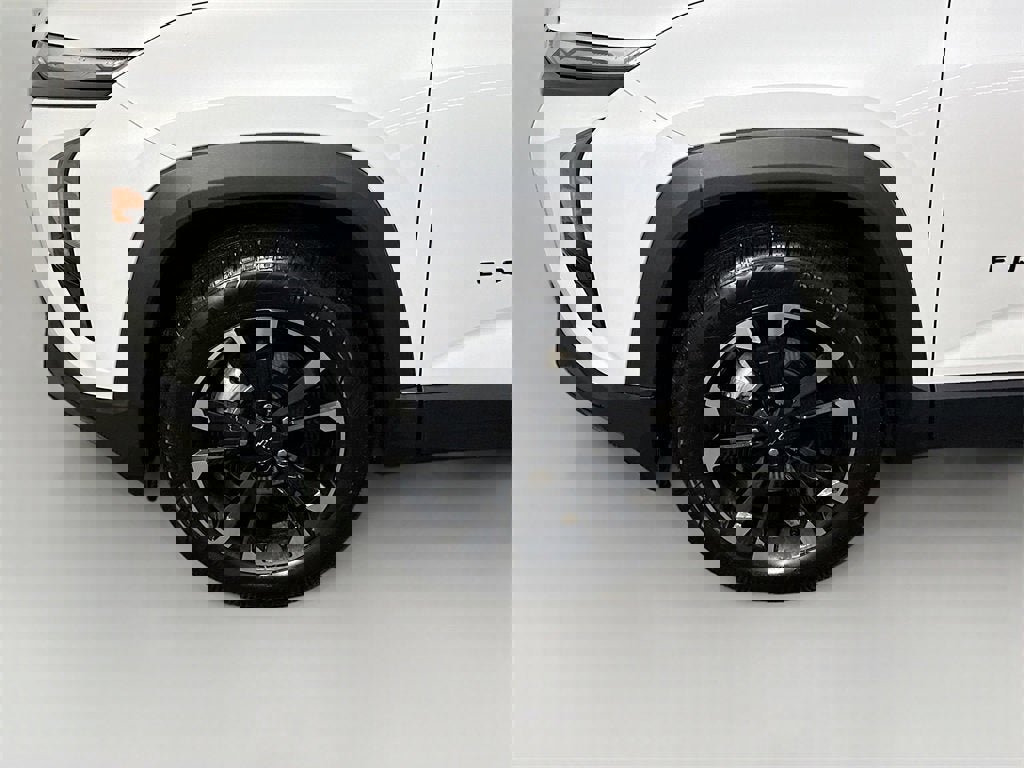 Used 2025 Chevrolet Equinox RS w/ Safety and Technology Package image 25