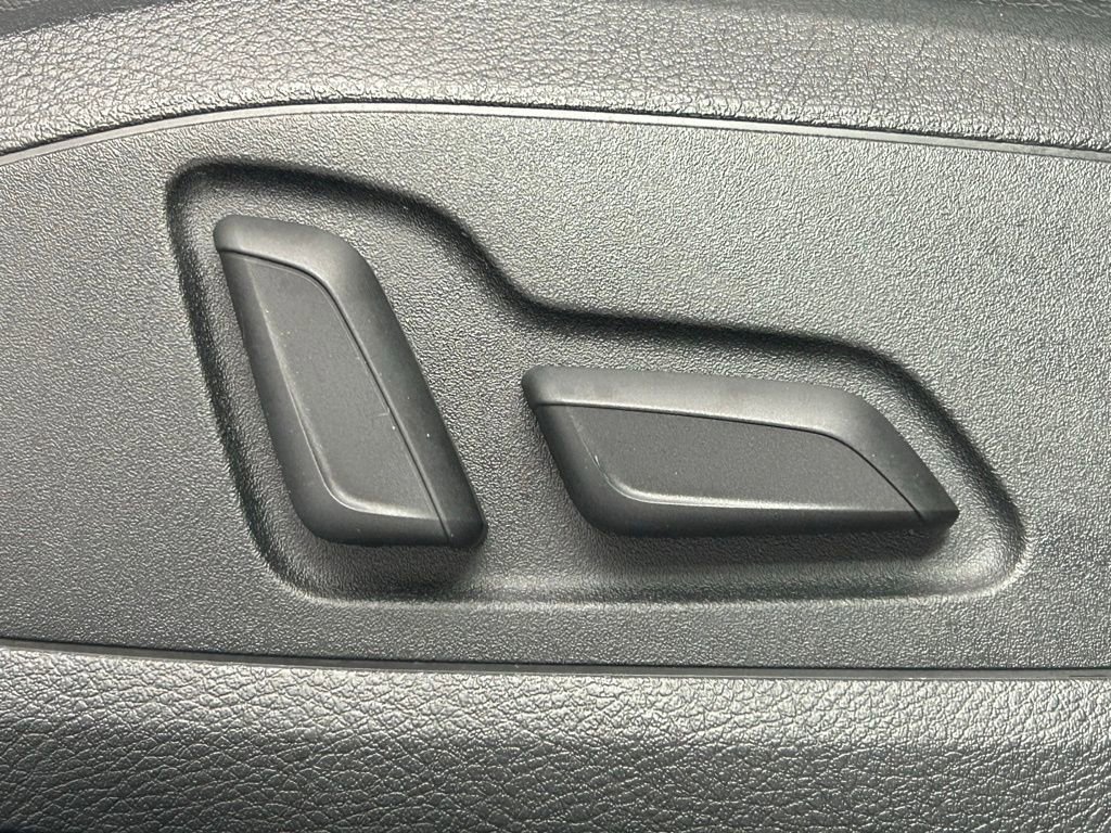 Used 2025 Audi A4 2.0T Premium image 11