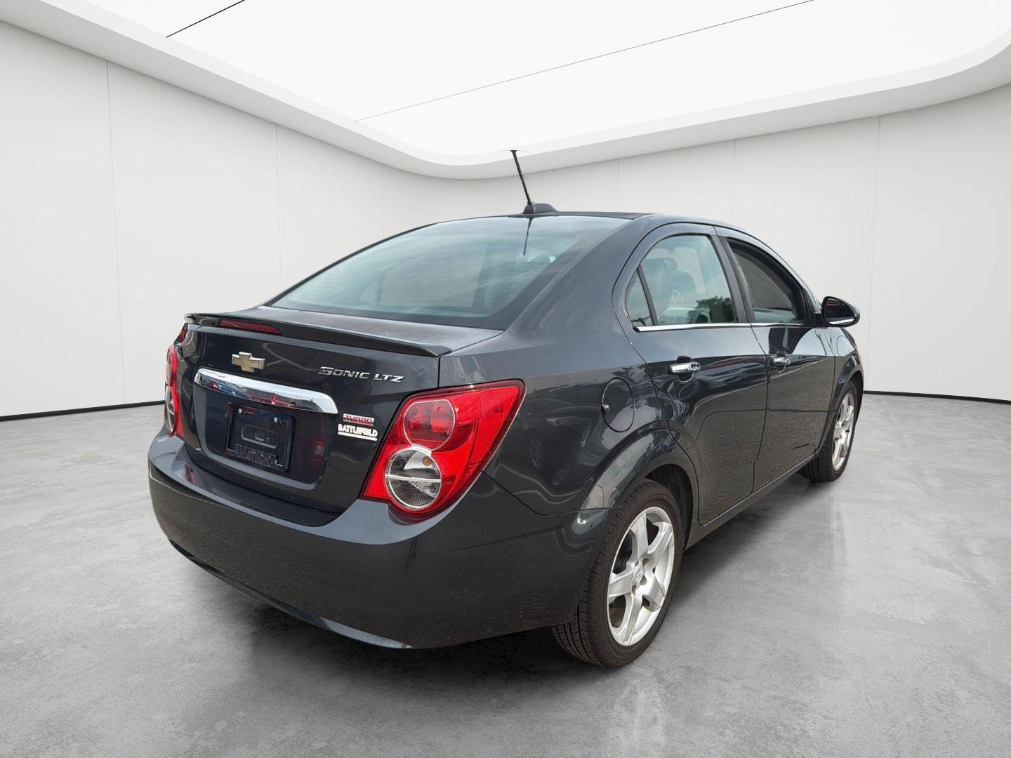 Used 2015 Chevrolet Sonic LTZ FWD image 31
