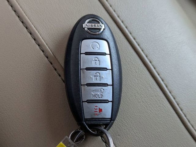 Used 2017 Nissan Rogue SL w/ SL Premium Package image 32