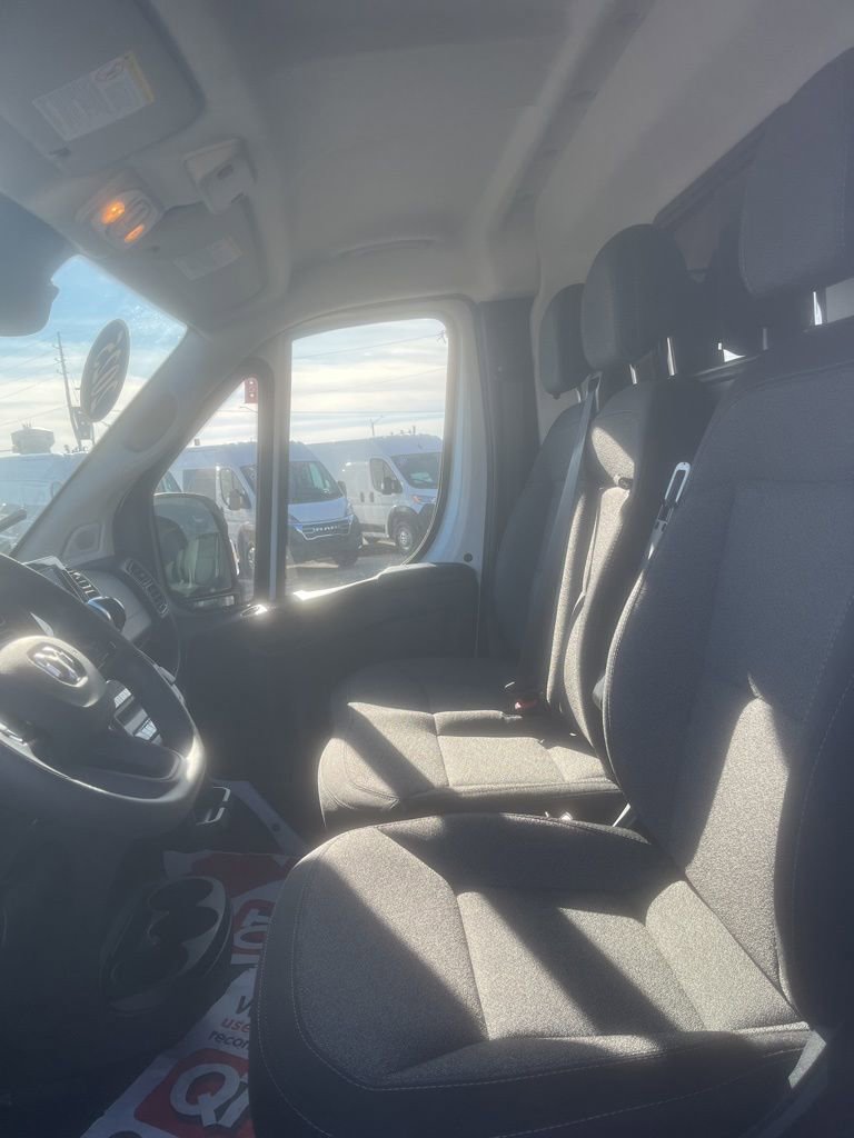 Used 2025 RAM ProMaster 2500 w/ Convenience Group image 11