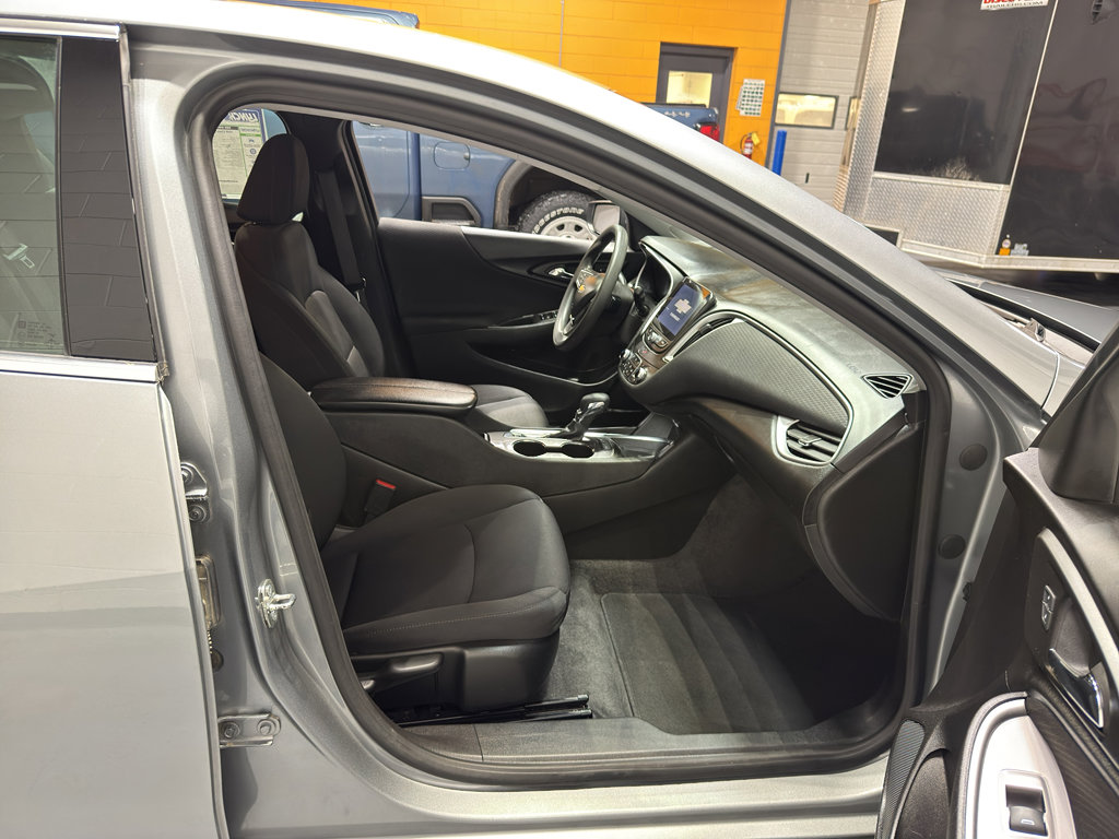 Used 2024 Chevrolet Malibu LT image 16