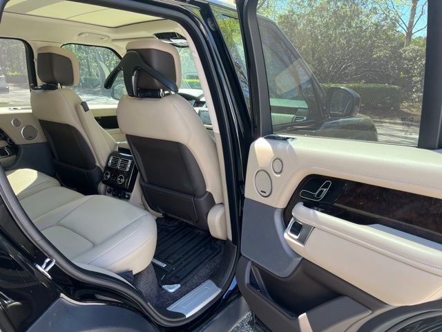 Used 2020 Land Rover Range Rover HSE image 12