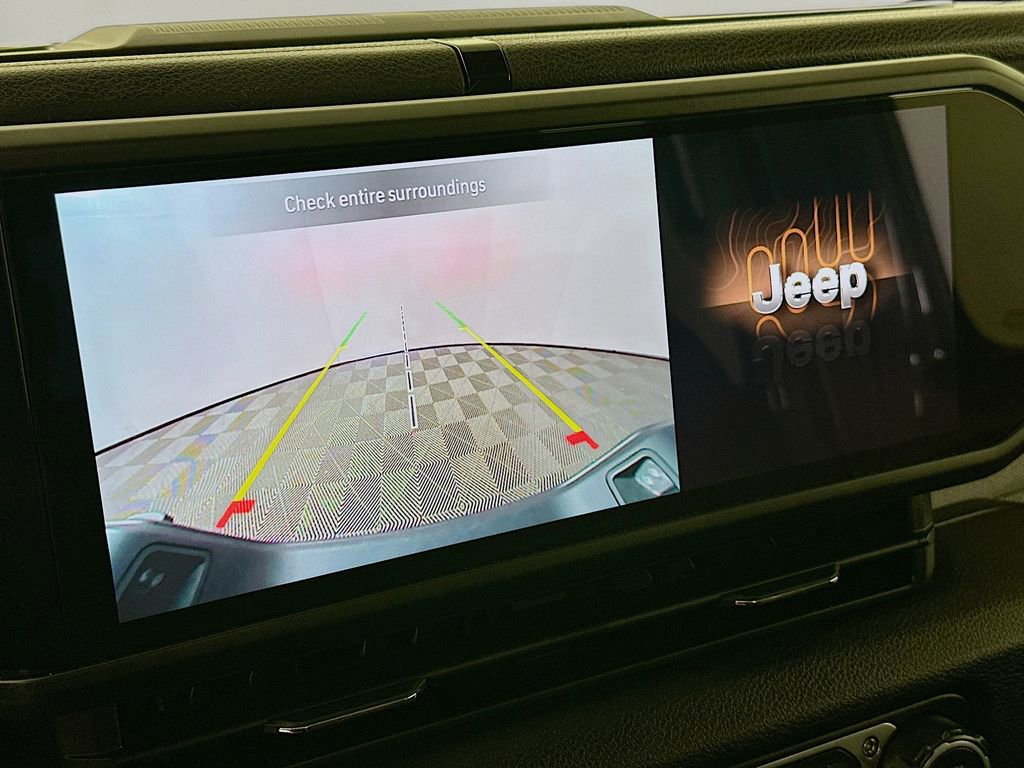 Certified 2025 Jeep Gladiator Sport AWD/4WD image 22