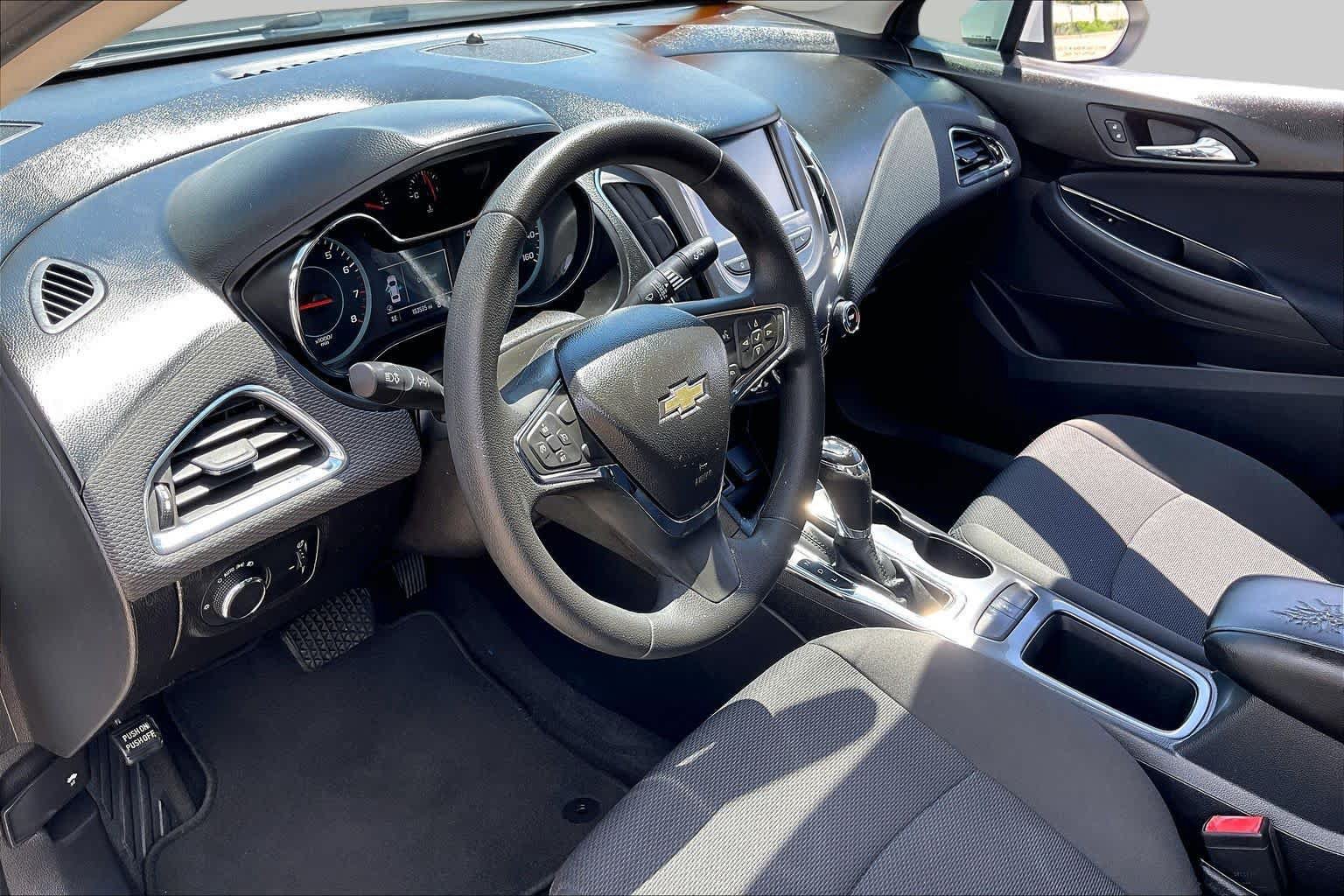 Used 2016 Chevrolet Cruze LT w/ Convenience Package FWD image 18