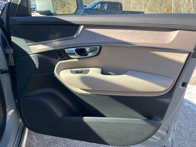 New 2026 Volvo XC90 B5 Core w/ Protection Package image 13