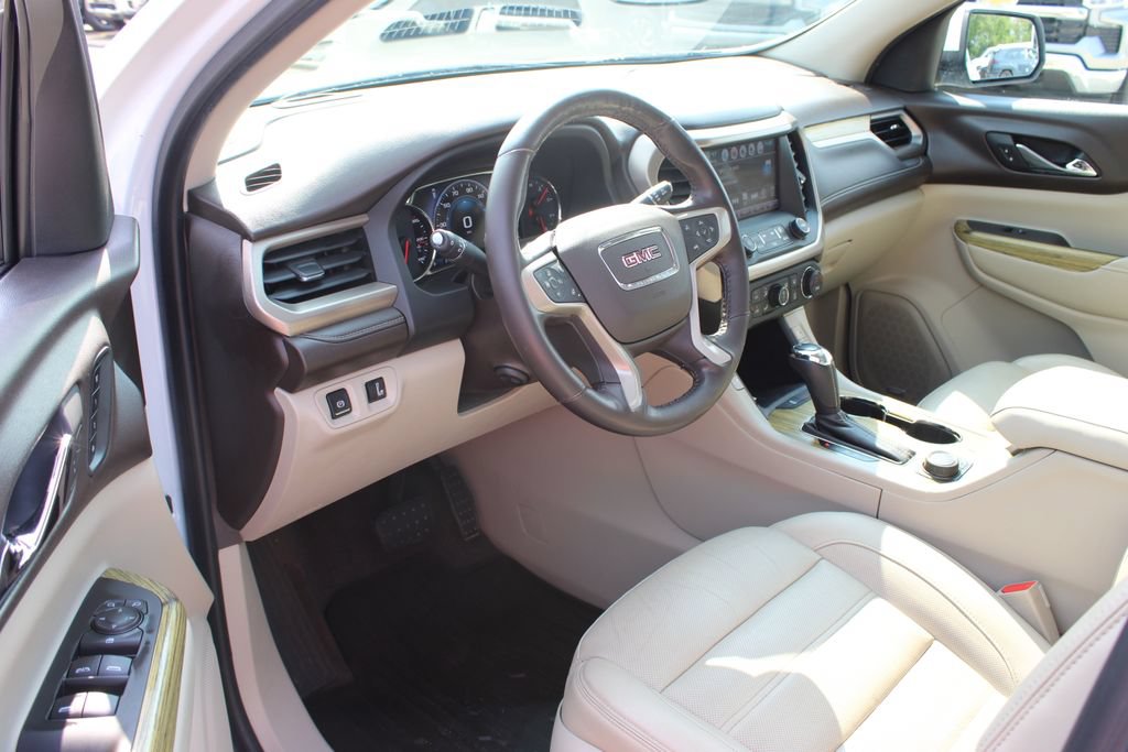 Certified 2018 GMC Acadia Denali w/ Technology Package AWD/4WD image 14
