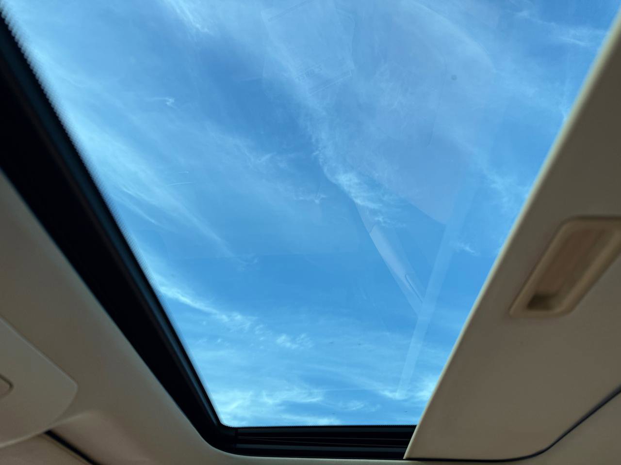 Used 2012 Land Rover Range Rover HSE image 39