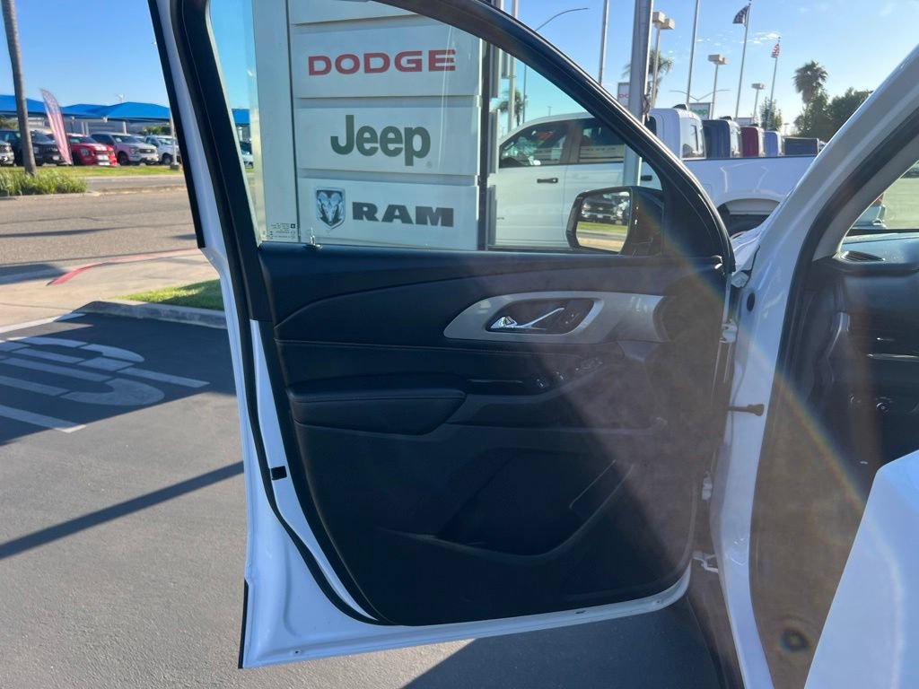Used 2020 Chevrolet Traverse LS FWD image 32