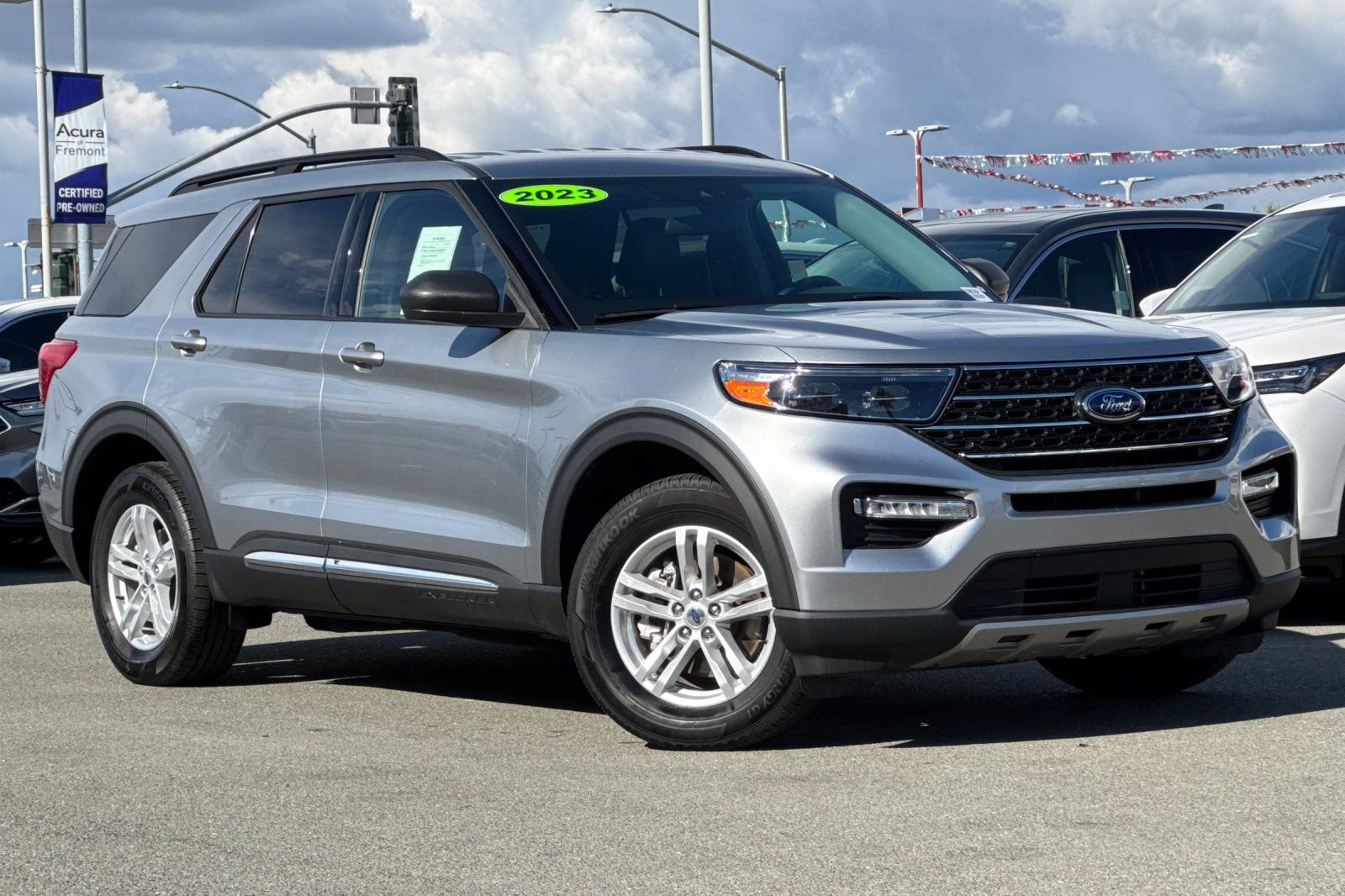 Used 2023 Ford Explorer XLT w/ Equipment Group 202A image 2