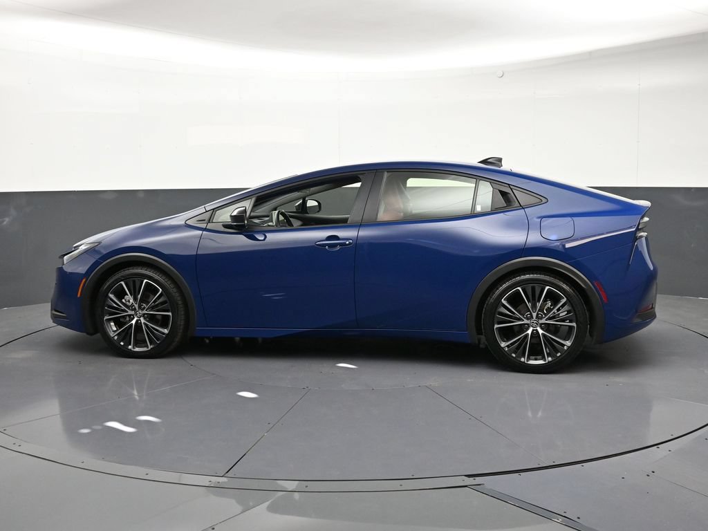 Used 2026 Toyota Prius Plug-In Hybrid FWD image 2
