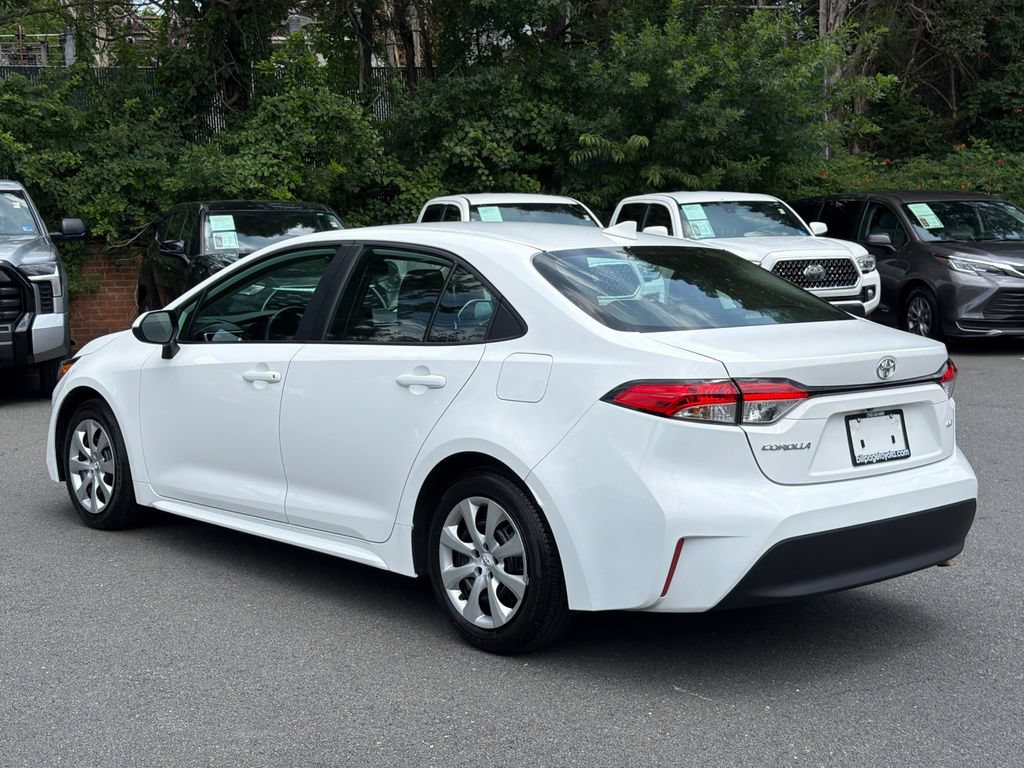 Used 2025 Toyota Corolla LE FWD image 3