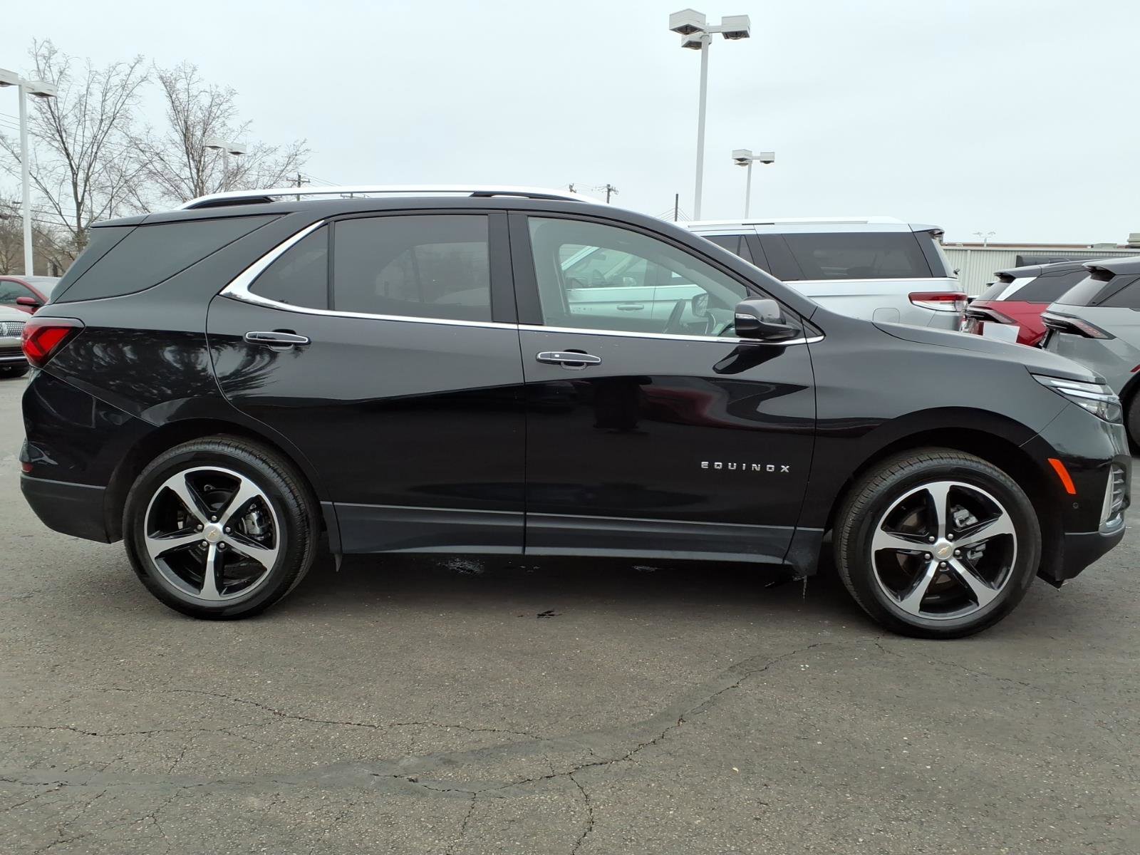 Used 2023 Chevrolet Equinox Premier image 8