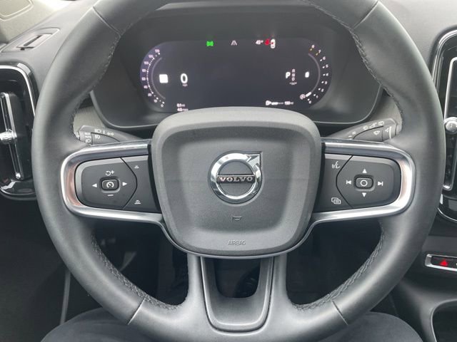 Certified 2024 Volvo XC40 B5 Plus w/ Protection Package Premier image 15