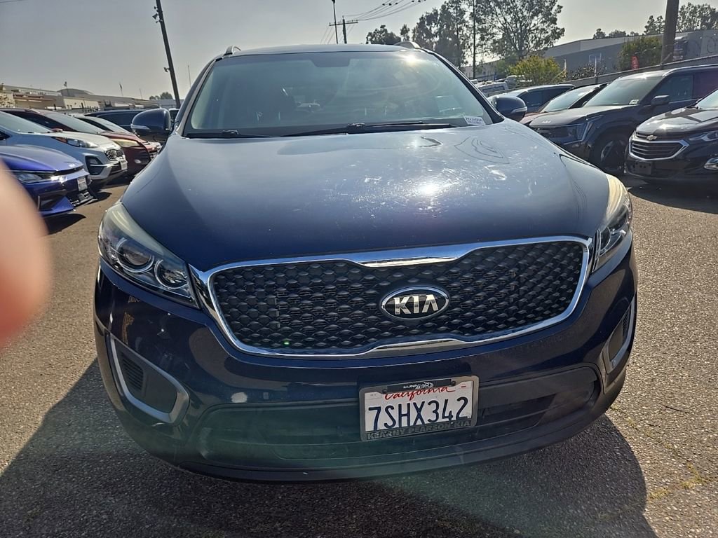 Used 2016 Kia Sorento LX image 2