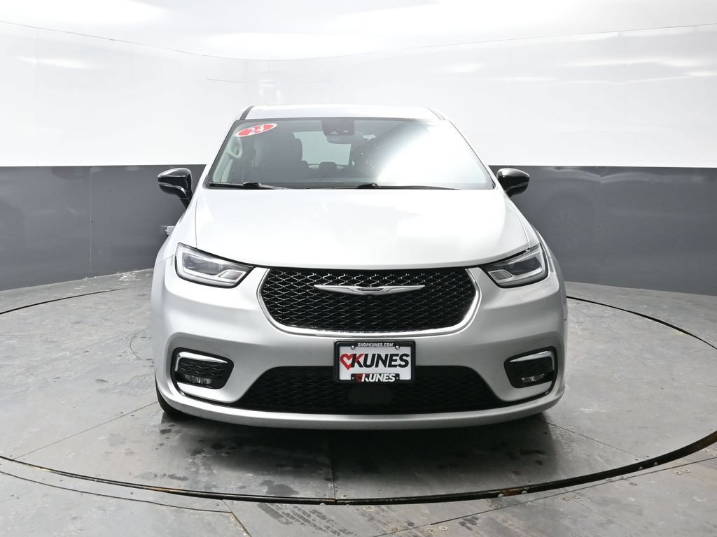 Used 2024 Chrysler Pacifica Limited FWD image 7