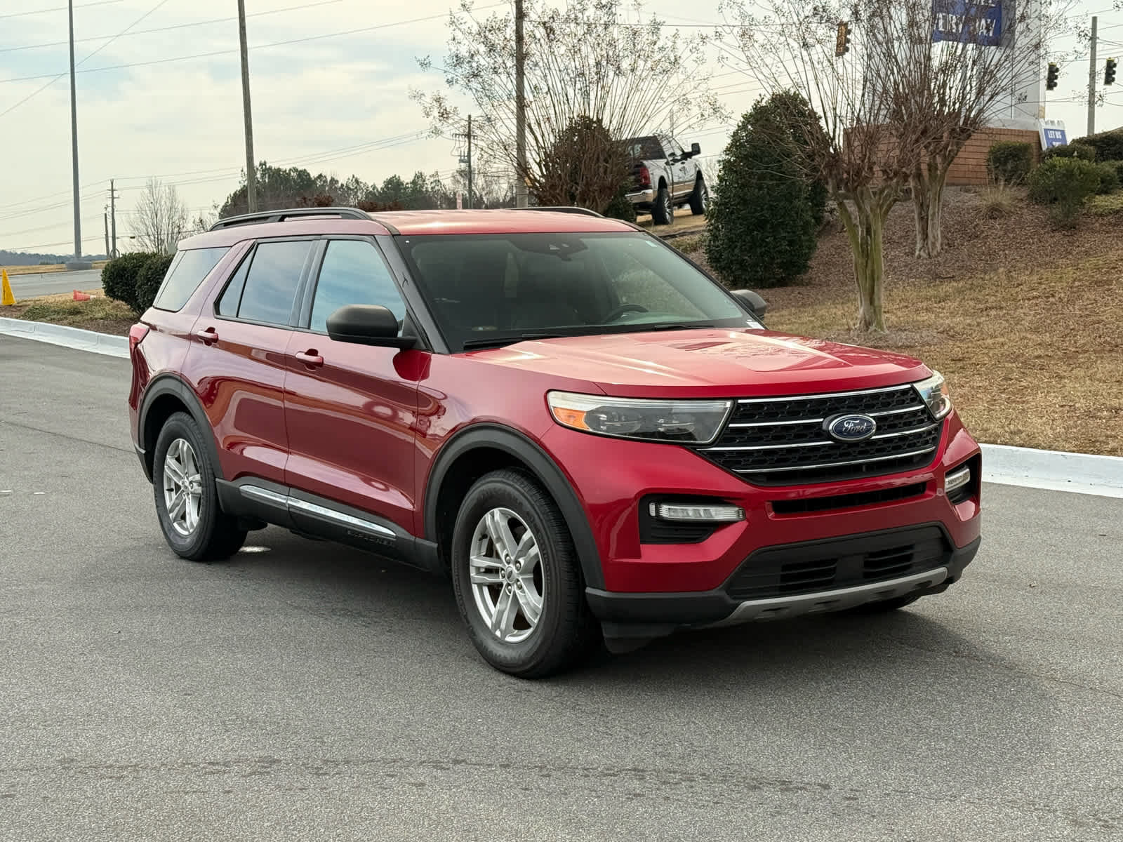 Used 2020 Ford Explorer XLT w/ Equipment Group 202A image 8