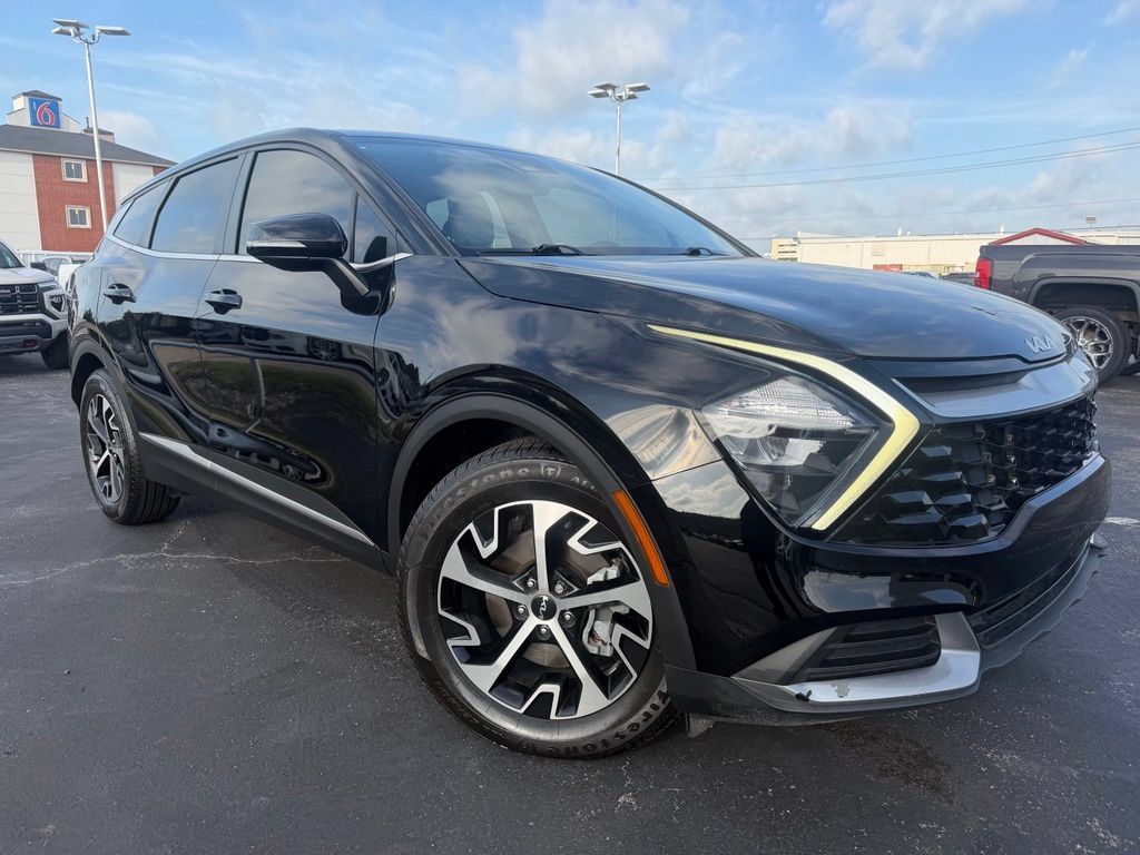 Used 2023 Kia Sportage EX FWD image 2
