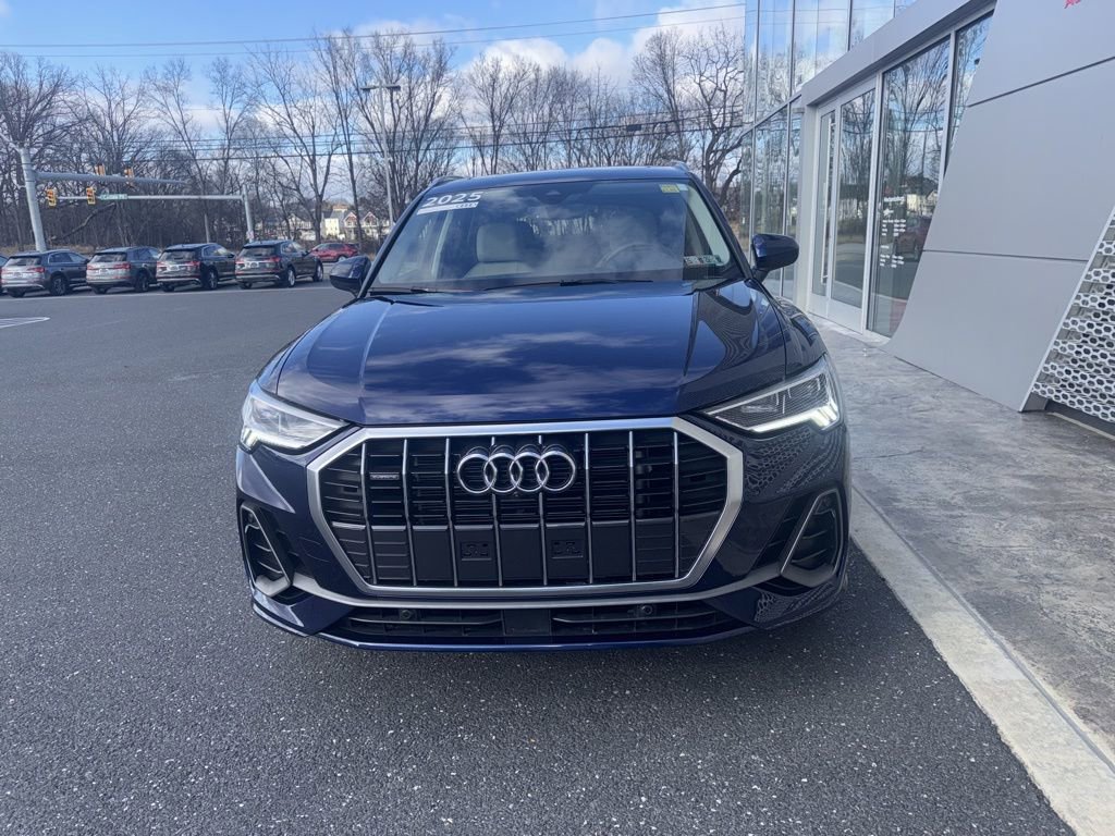 Certified 2025 Audi Q3 2.0T Premium Plus w/ Premium Plus Package AWD/4WD image 33