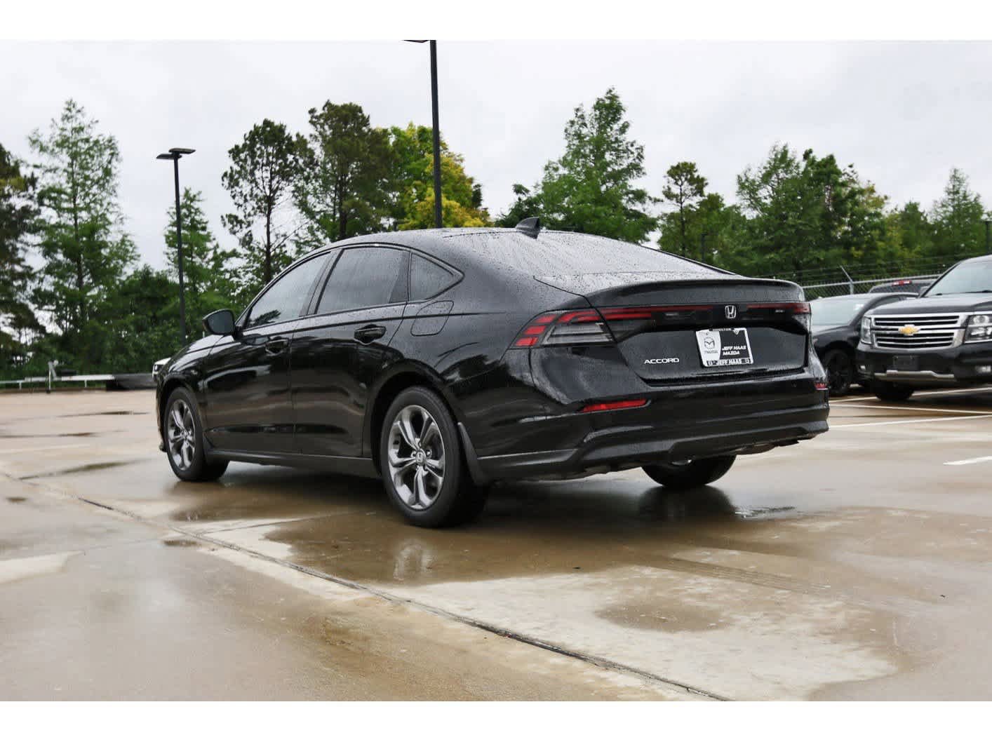 Used 2024 Honda Accord EX image 2
