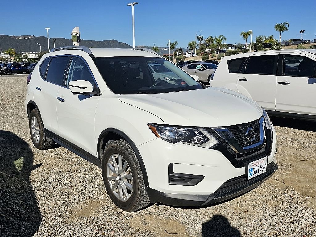 Used 2017 Nissan Rogue SV w/ SV Premium Package image 5